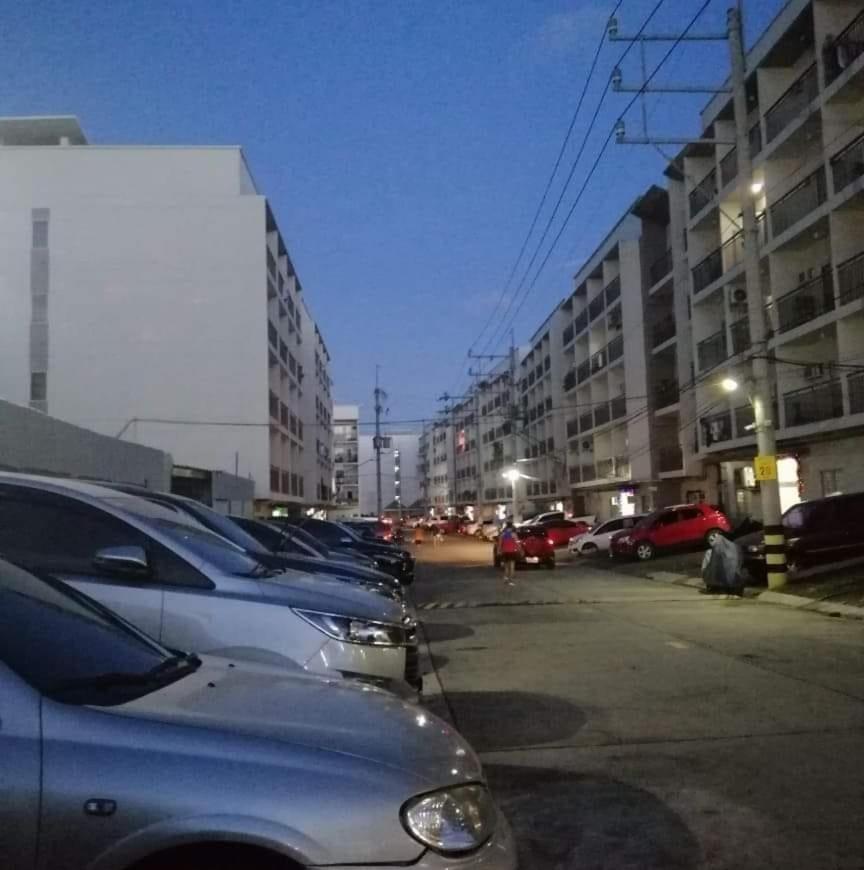 Ekonumi Rooms At Moonwalk Paranaque Paranaque City Esterno foto