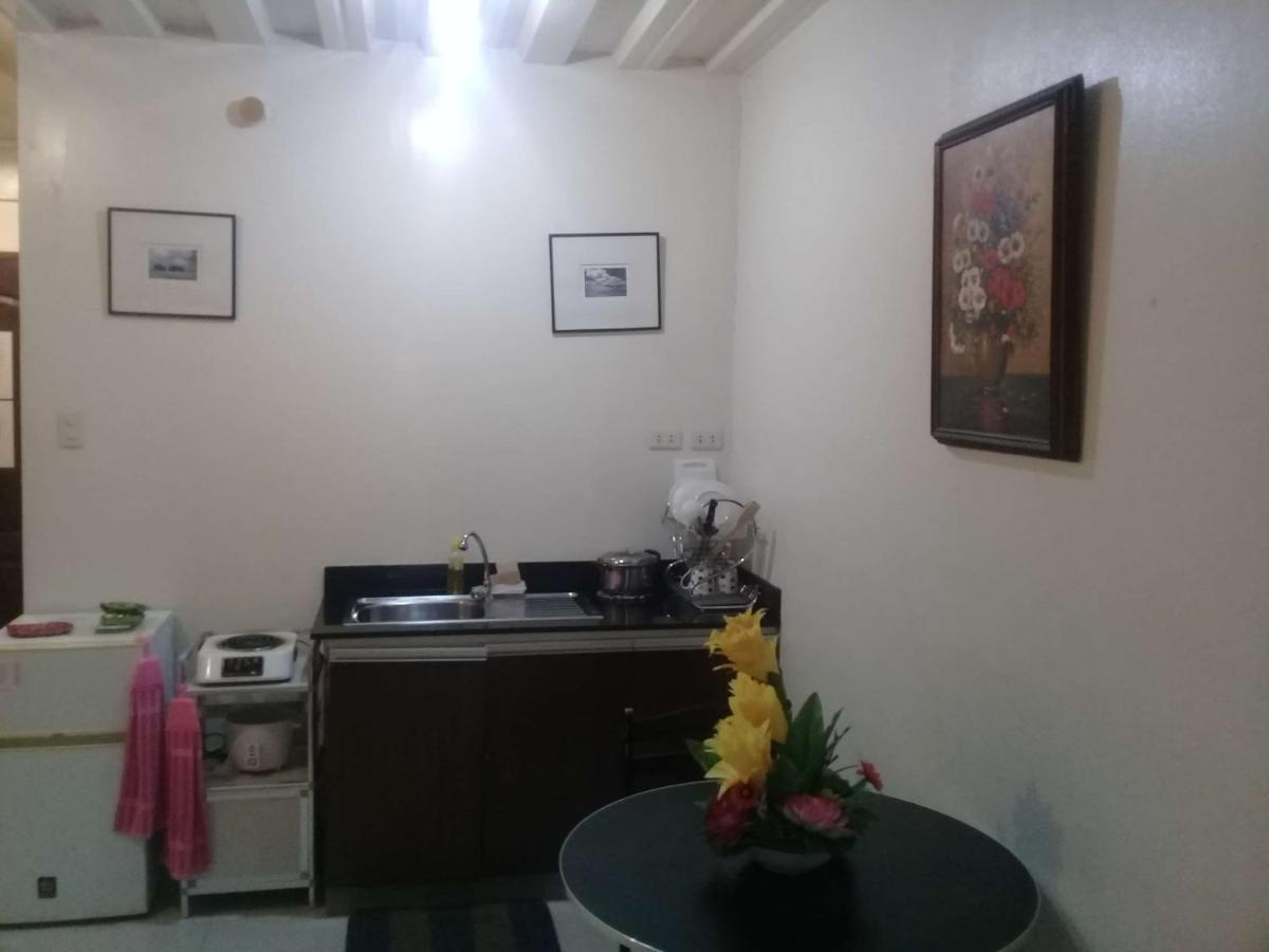 Ekonumi Rooms At Moonwalk Paranaque Paranaque City Esterno foto
